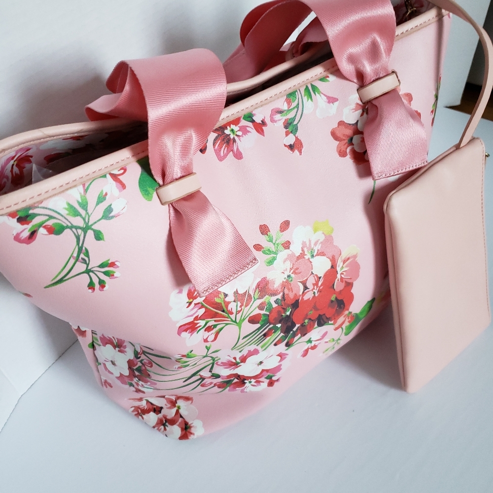 Super cute Cherry 🍒 blossom printed bag.